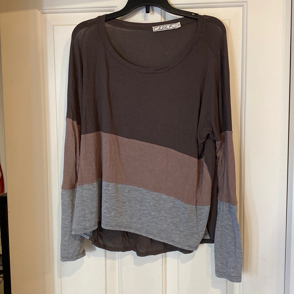 Chloe K. Color blocked long sleeve